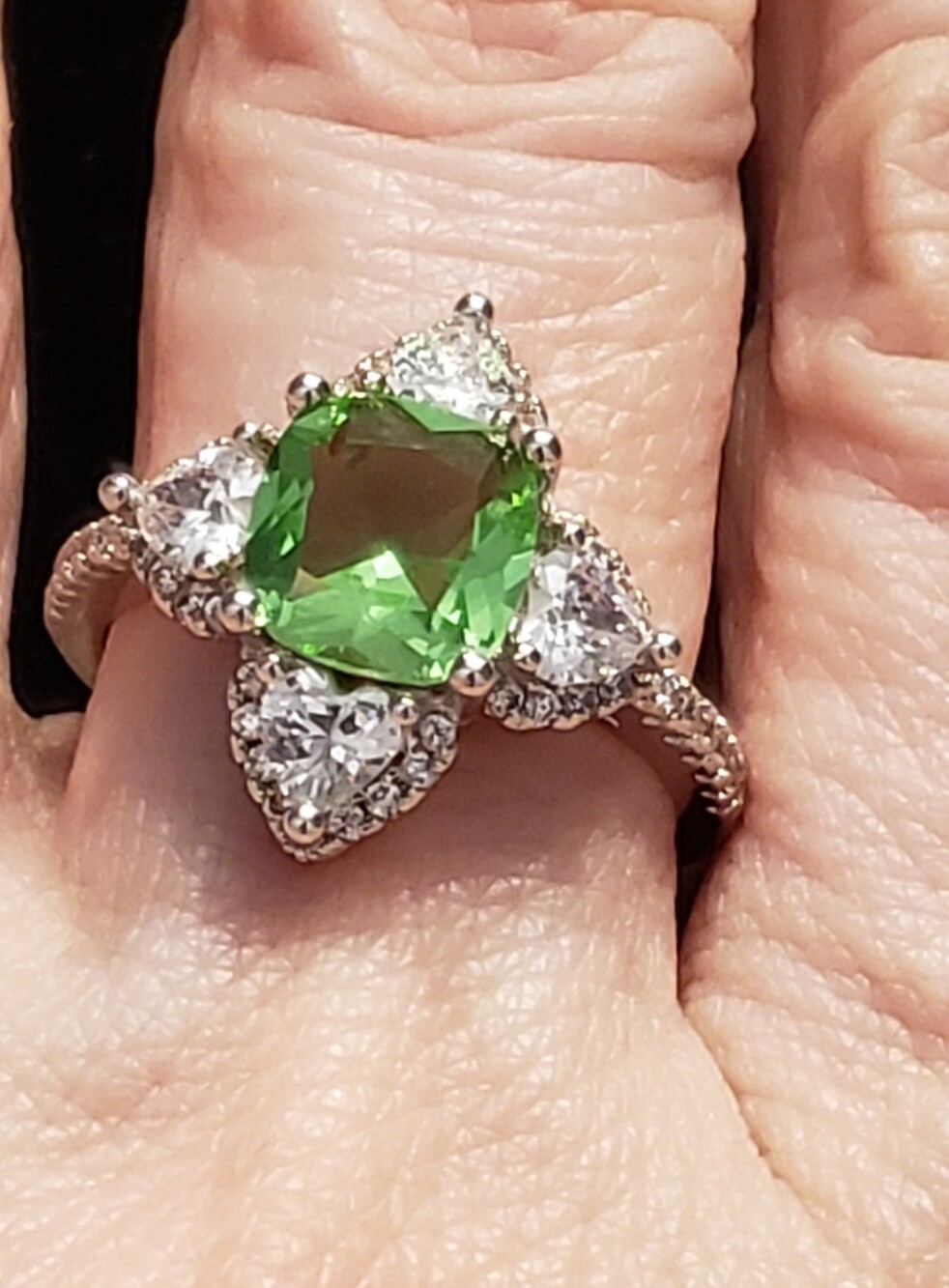 NEW Peridot Sterling Light Green Cushion-cut Center Stone Surrounded By 4 Clear.